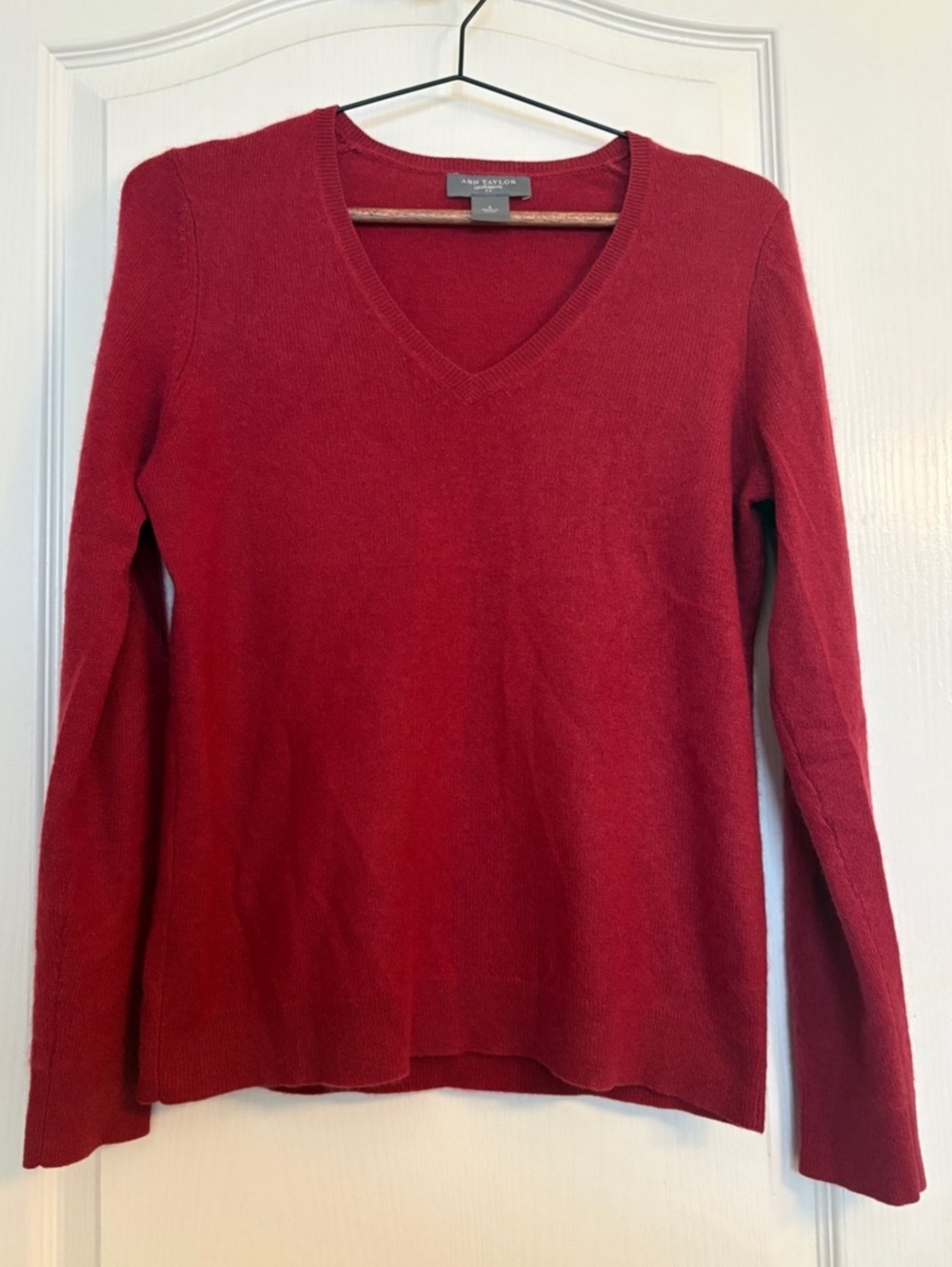 Ann Taylor 100% Cashmere V-Neck Sweater Red Small
